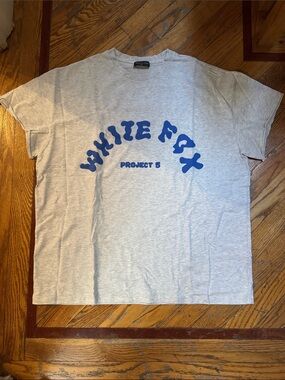 WHITE FOX WOMENS Gray Graphic T-Shirt